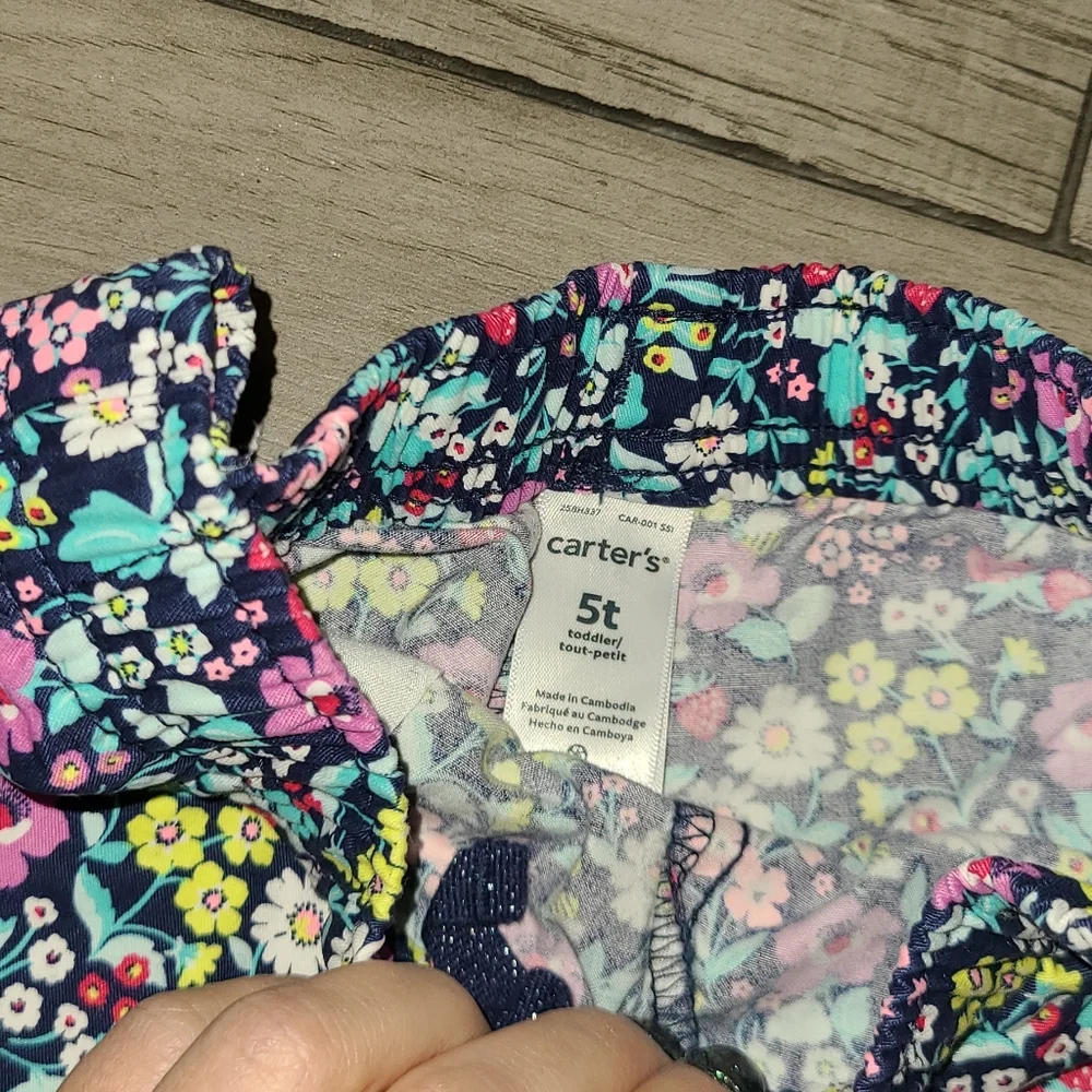 🍋‍🟩Carters flowered shorts ☀️
